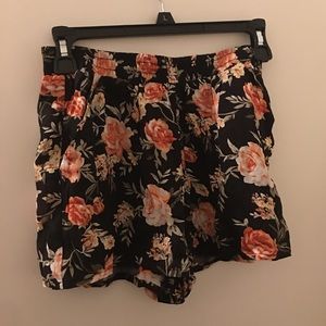 F21 floral shorts with tag
